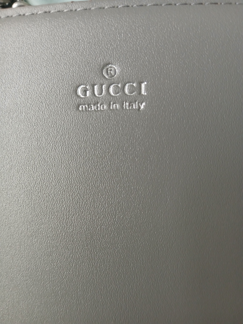 Gucci Gray Embossed Leather Shoulder Bag with Chain Strap - Picture 2 of 7
